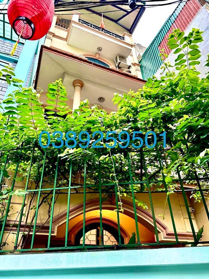 Nhà riêng Đức Giang 68m² giá 4.3 tỷ - Sát trường học, ô tô đỗ 24/24!