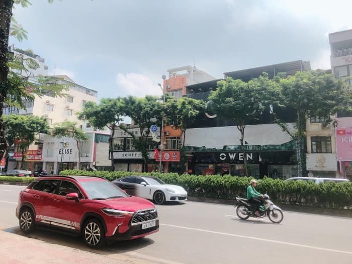 Nhà phố Nguyễn Văn Cừ, Long Biên 71m² giá 13.5 tỷ - Kinh doanh đẳng cấp ngay trung tâm!