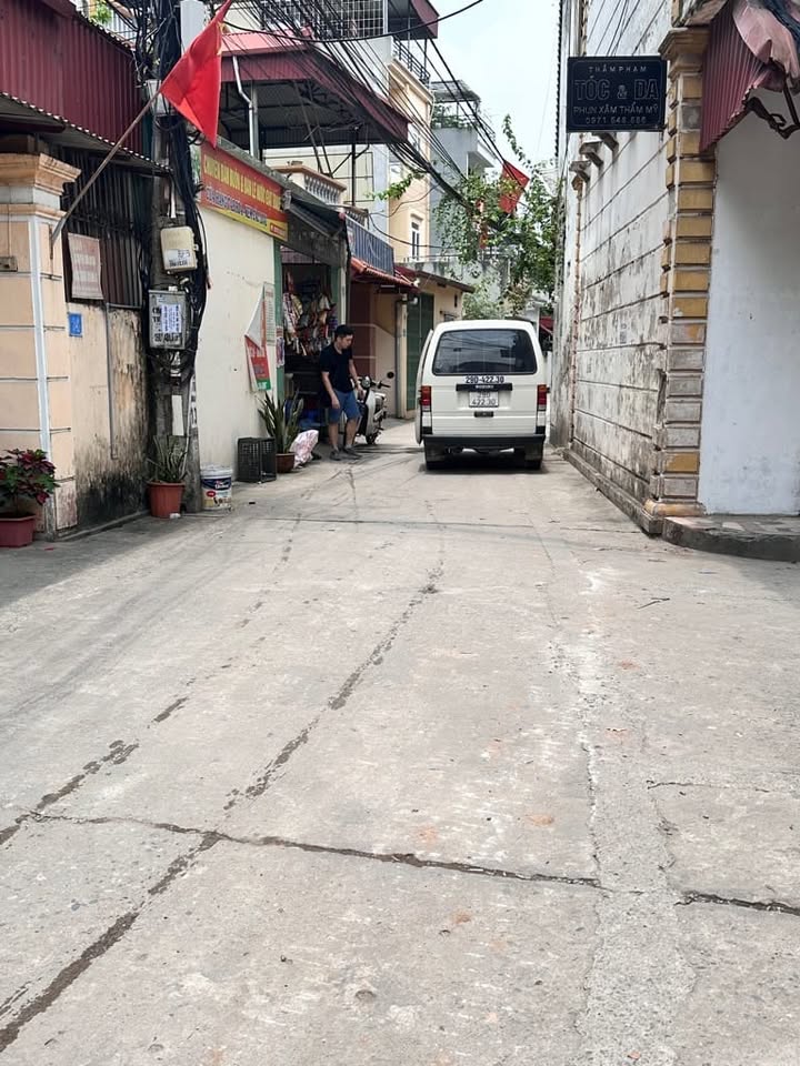 Nhà riêng Thạch Bàn 79m² giá 7 tỷ - Lô góc, sổ đỏ chính chủ!