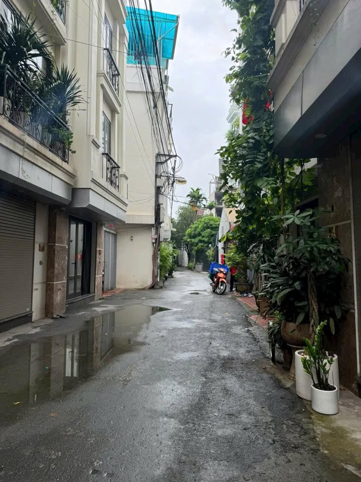 Nhà phố Ngọc Thụy Long Biên 35m² giá 4.95 tỷ - Full nội thất, nở hậu!