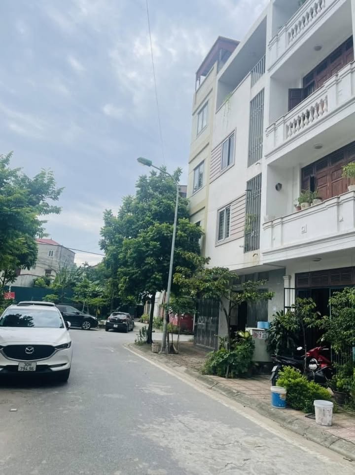 Nhà phố Thạch Bàn 41m² giá 9 tỷ - Thiết kế hiện đại, ô tô tránh nhau!