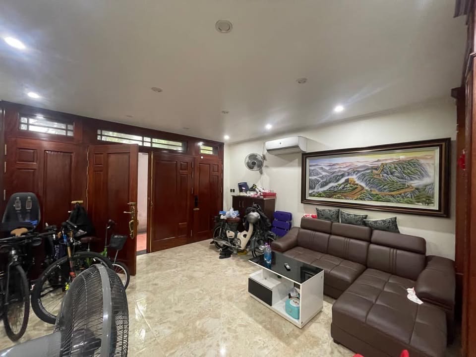 Nhà phố Vũ Xuân Thiều, Long Biên 46m² giá 6 tỷ - Thiết kế hiện đại, sẵn sàng ở ngay!