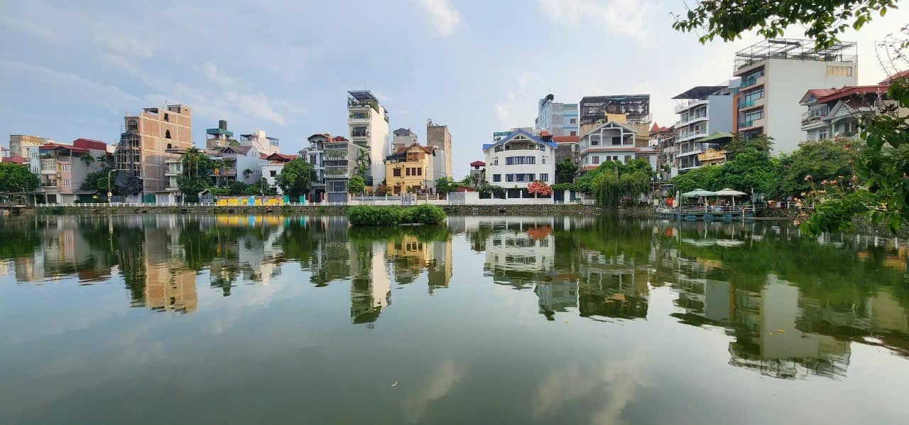 Nhà phố Bồ Đề, Long Biên 180m² giá 42.8 tỷ - Mặt hồ cực hiếm!