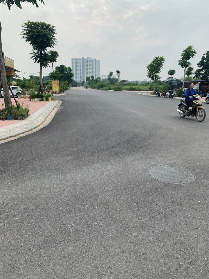 Nhà dân xây Ngọc Thụy Long Biên 60m² giá thương lượng - Ô tô vào nhà, kinh doanh tốt!