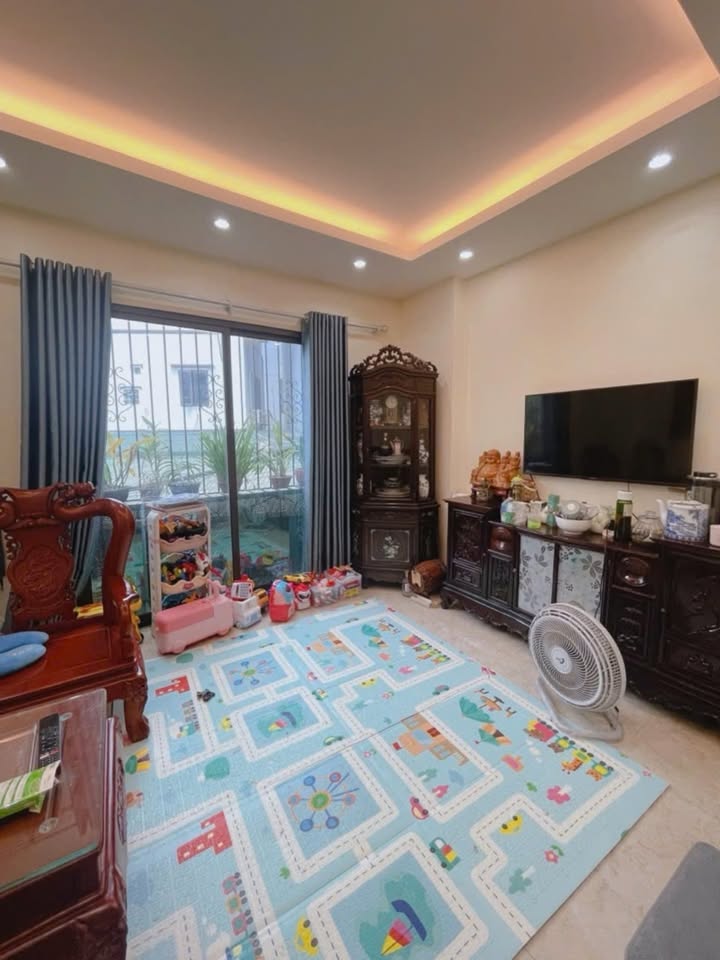 Nhà lô góc 5 tầng Ngọc Thụy 31m² chỉ 5 tỷ - Ô tô đỗ cửa, thiết kế hiện đại!