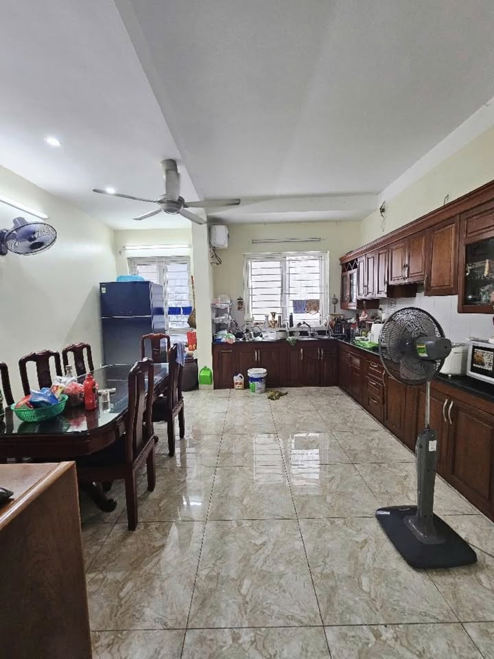 Nhà 5 tầng Ngọc Thụy 100m² giá 14 tỷ - Gara ô tô, thiết kế hiện đại!