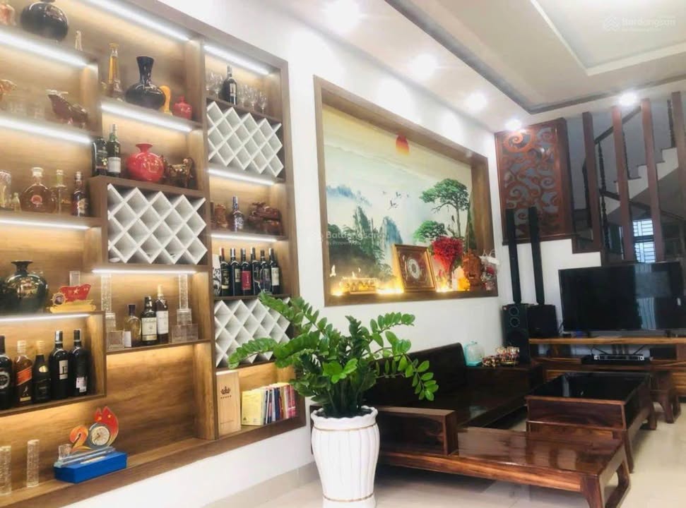 Nhà 3 tầng đường Thế Lữ, quận Sơn Trà, Đà Nẵng - Thiết kế hiện đại, sẵn sàng vào ở!