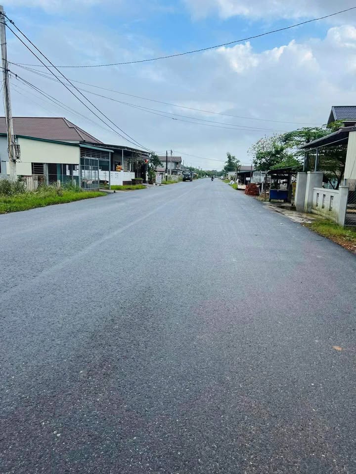 Đất mặt tiền đường Trường Chinh, thị trấn Ái Tử 150m² giá chỉ 1.3 tỷ - Cơ hội đầu tư hấp dẫn!