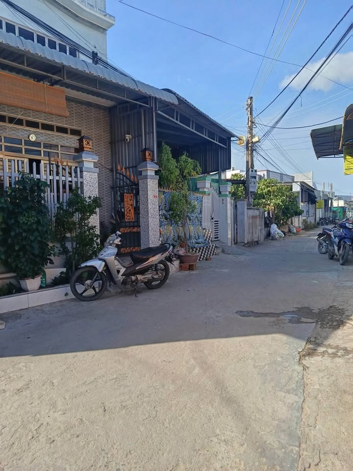 Nhà cấp 4 tại thôn Mỹ Tân 1, Vĩnh Hải, 91m² giá 600 triệu - Thích hợp đầu tư hoặc định cư!