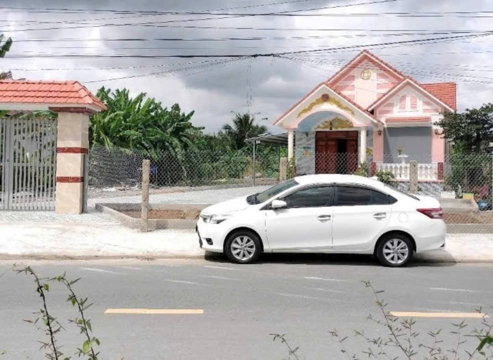 Biệt thự mặt tiền Nguyễn Văn Quá, TP Tân An 1997m² giá 9 tỷ - Vị trí giao thương lý tưởng!