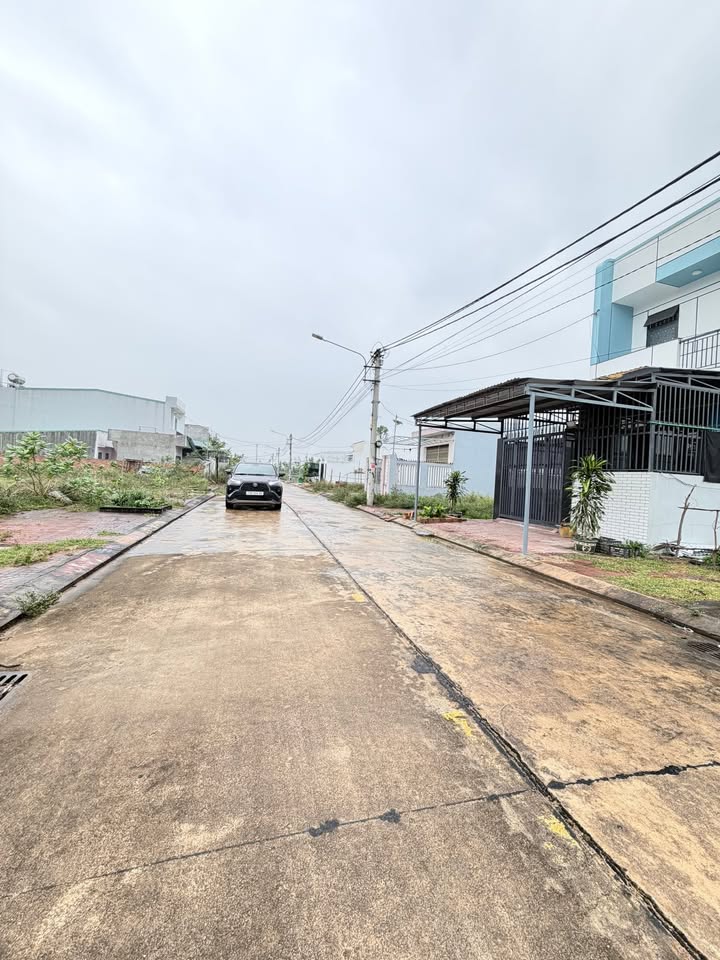 Đất nền liền kề khu tái định cư KV7 Bùi Thị Xuân 100m² giá 2 tỷ - Cơ hội đầu tư hấp dẫn!