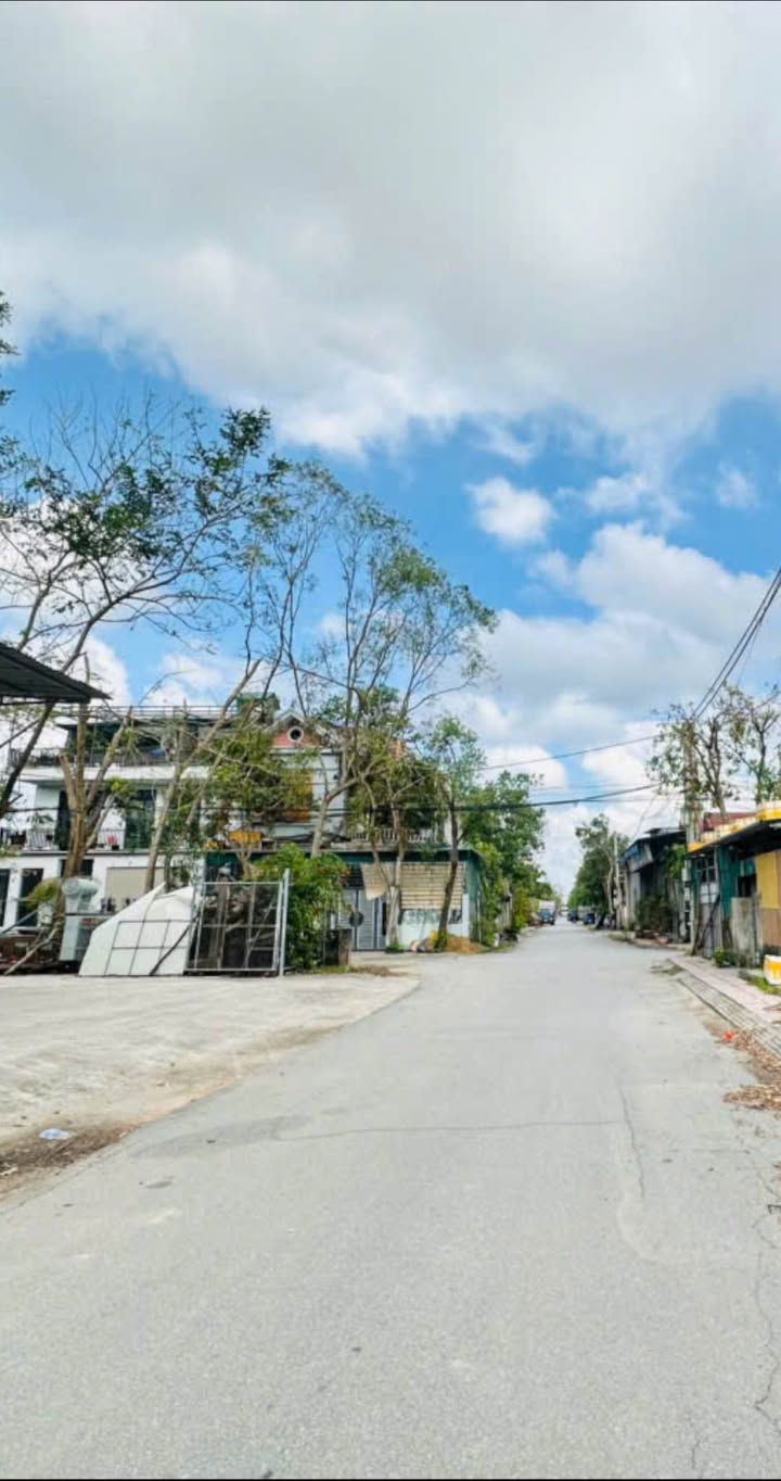 Đất Tân Phú Thạch Trung 200m² giá 4.9 tỷ - Đường rộng 10m, vị trí đắc địa!