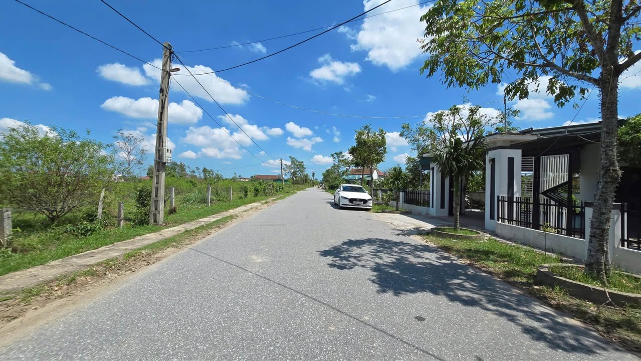 Đất nền lô góc 2 mặt tiền Thôn Tây Sơn, Hà Tĩnh 340.9m² - Vị trí đẹp, giá tốt!