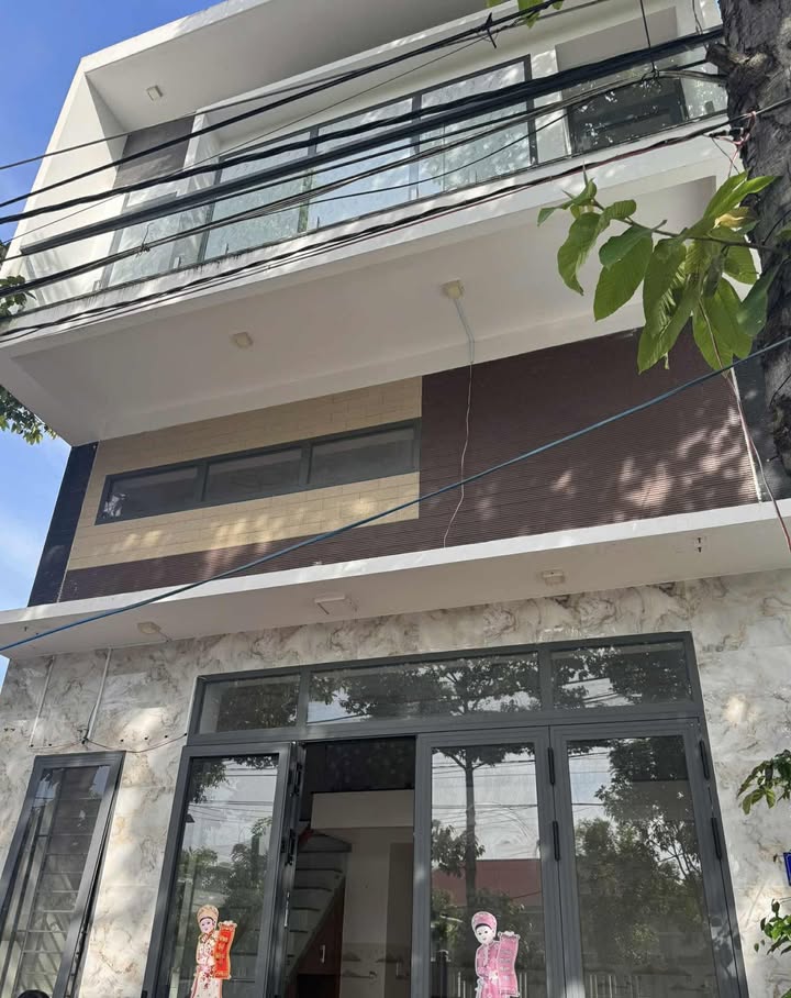 Nhà mặt tiền đường Lê Duẩn, xã Long Hải, 31m² giá 3 tỷ - Kinh doanh thuận lợi!