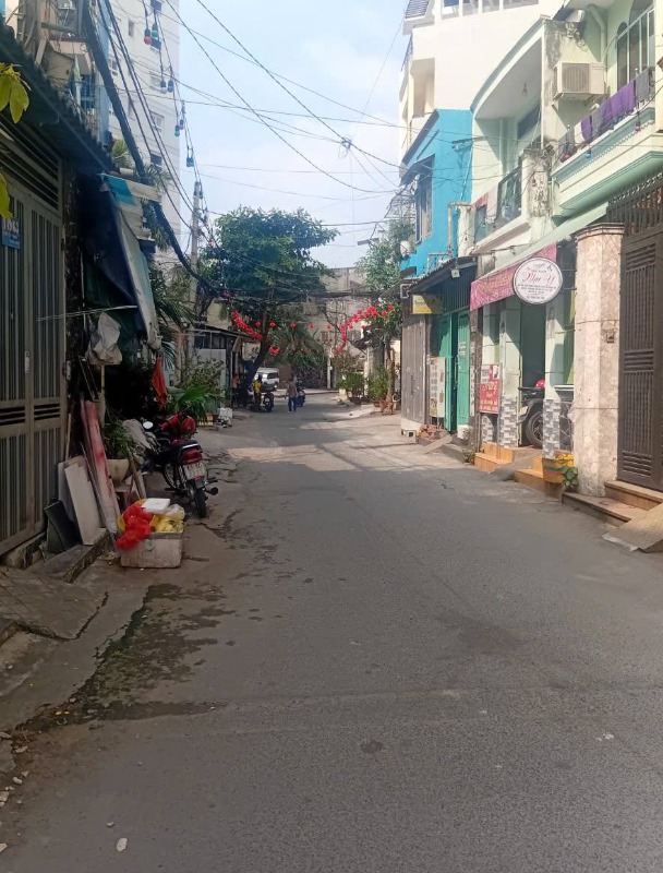 Nhà riêng Thủ Đức 64m² giá 4.2 tỷ - Vị trí giao thông thuận tiện!