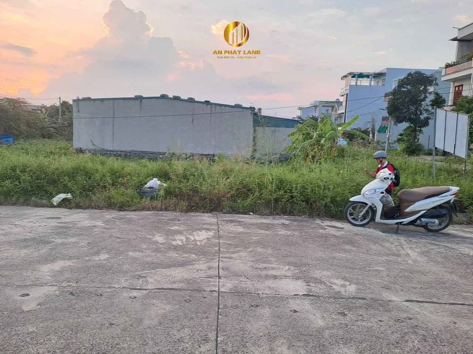 Đất nền Ninh Sơn 208m² giá 4 tỷ - Gần chợ, vị trí đẹp!