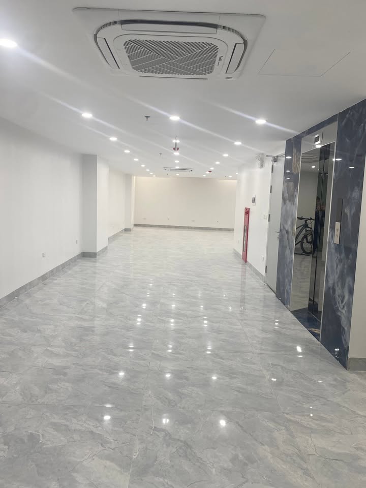 Cho thuê mặt bằng ô tô đỗ cửa 135m² tại đường Phương Canh - Giá chỉ 30 triệu/tháng!