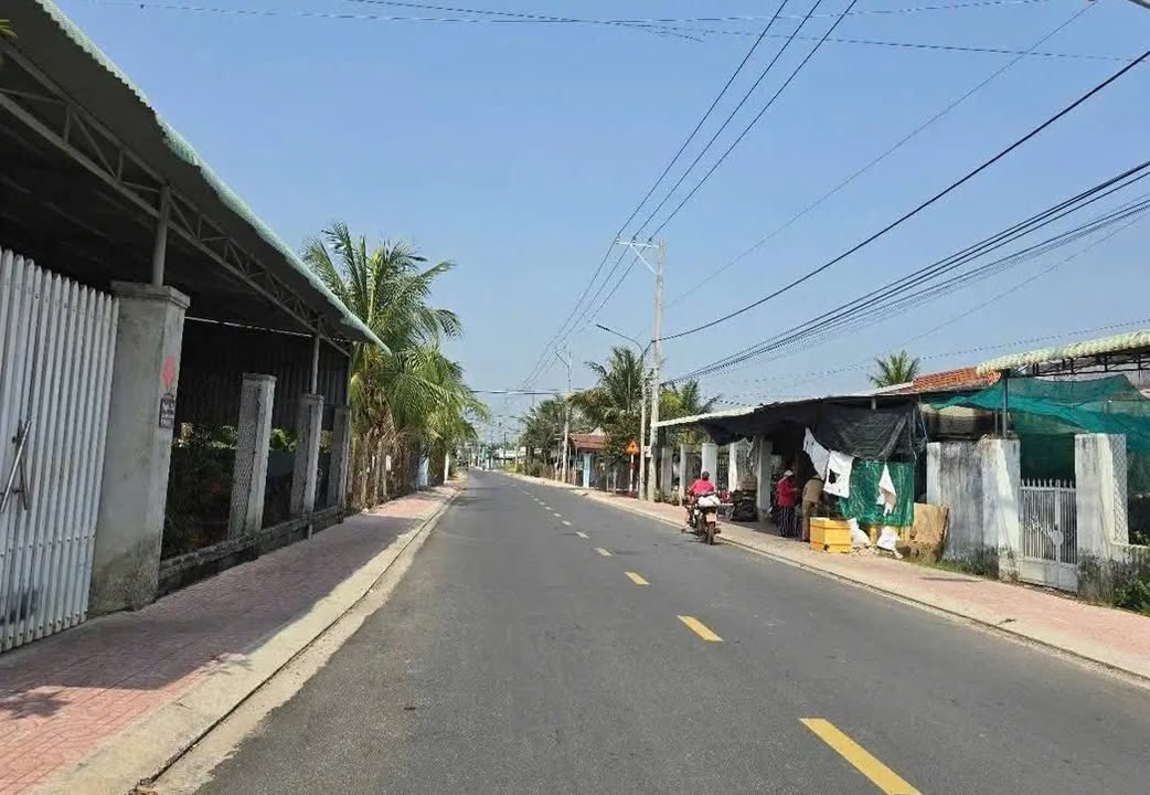 Bán đất hẻm đường Điện Biên Phủ 268.4m² giá 2.4 tỷ - Đường nhựa 10m, gần chợ