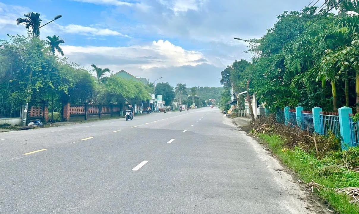 Mặt tiền kinh doanh Duy Tân, TP Tam Kỳ 224m² giá 2.25 tỷ - Vị trí đắc địa cho kinh doanh!