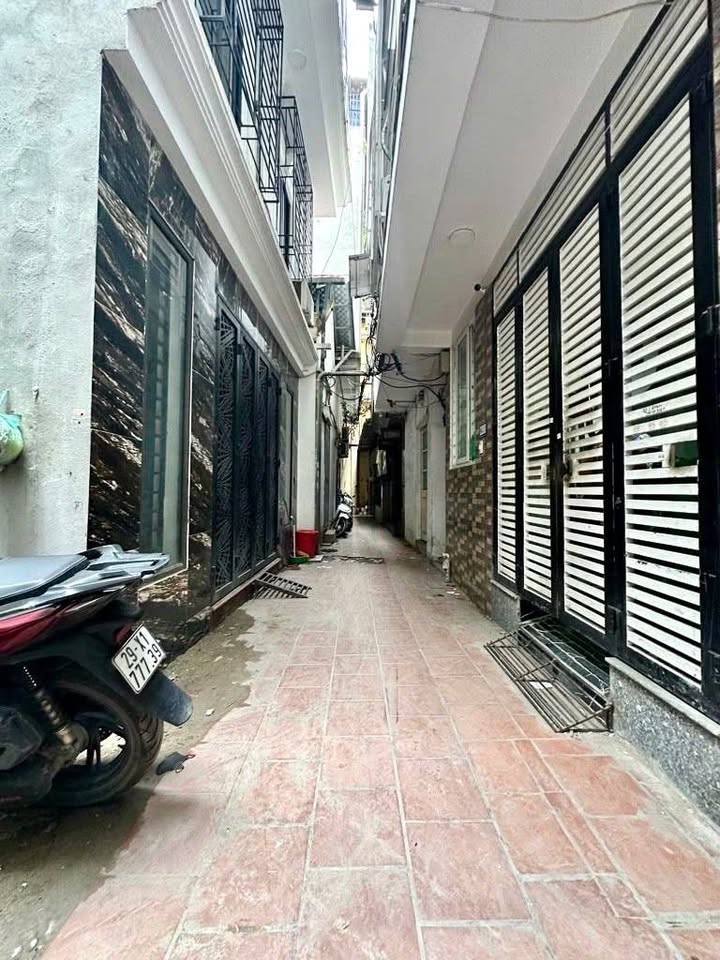 Nhà phố Thổ Quan Đống Đa 33m² giá 8.2 tỷ - Mặt tiền rộng, kinh doanh đắc địa!