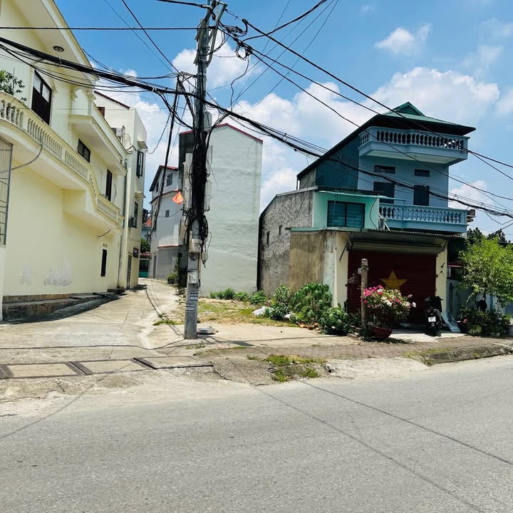 FrontHouse mặt phố Tô Vĩnh Diện, Việt Trì 70m² - Kinh doanh đắc địa, giá chỉ 3.3 tỷ!