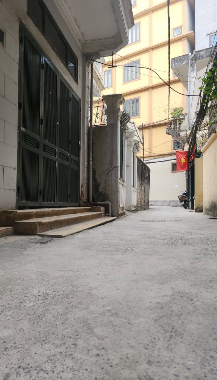 Nhà riêng Đội Cấn, Ba Đình 50m² giá 12 tỷ - Đường rộng, chính chủ!