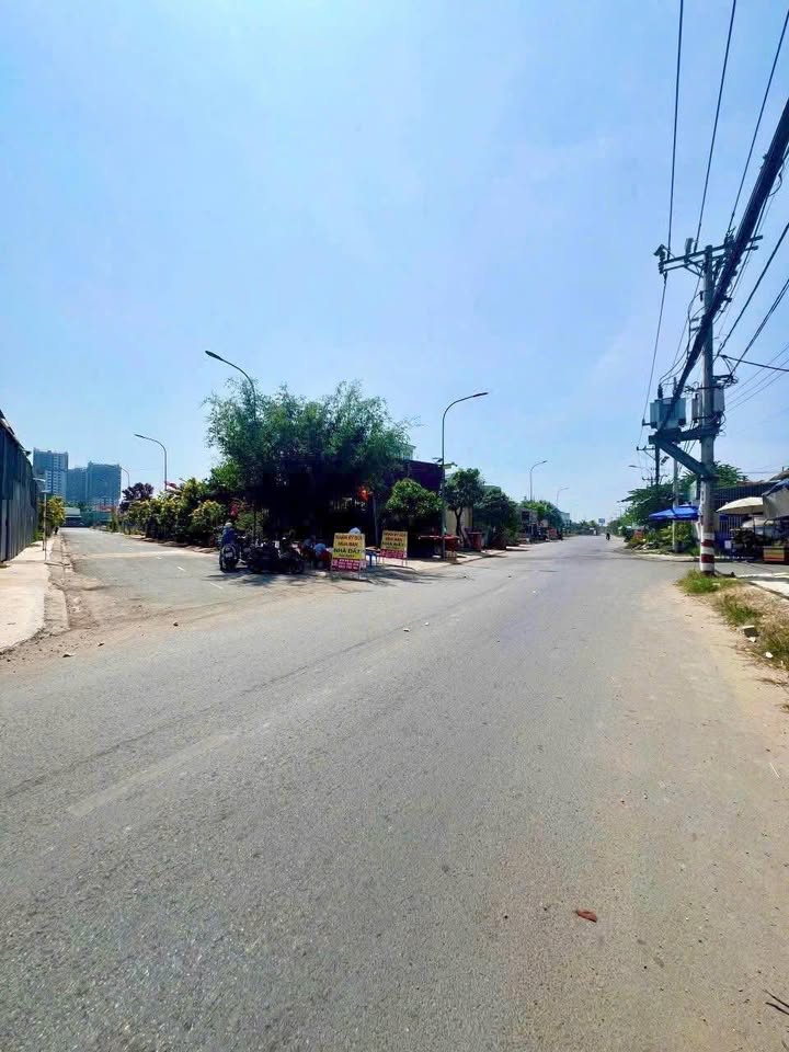 Đất mặt tiền Trường Lưu, Q9 217.6m² giá 7.8 tỷ - Kinh doanh thuận lợi!