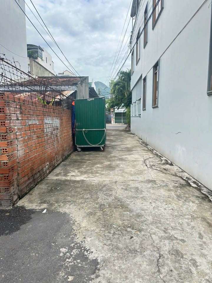 Nhà phố Vĩnh Hải Nha Trang 87.9m² giá 12 tỷ - Sát biển, pháp lý rõ ràng!