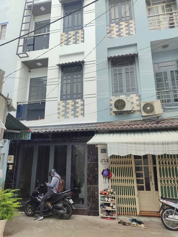 Nhà Phước Kiển - Lê Văn Lương 32m² giá 2.55 tỷ - Full nội thất, sẵn sàng vào ở!