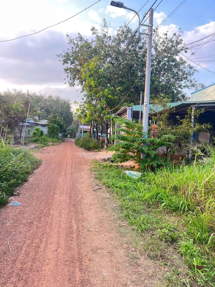 Đất nền Lai Hưng 151m² giá 700 triệu - Cơ hội đầu tư tuyệt vời!