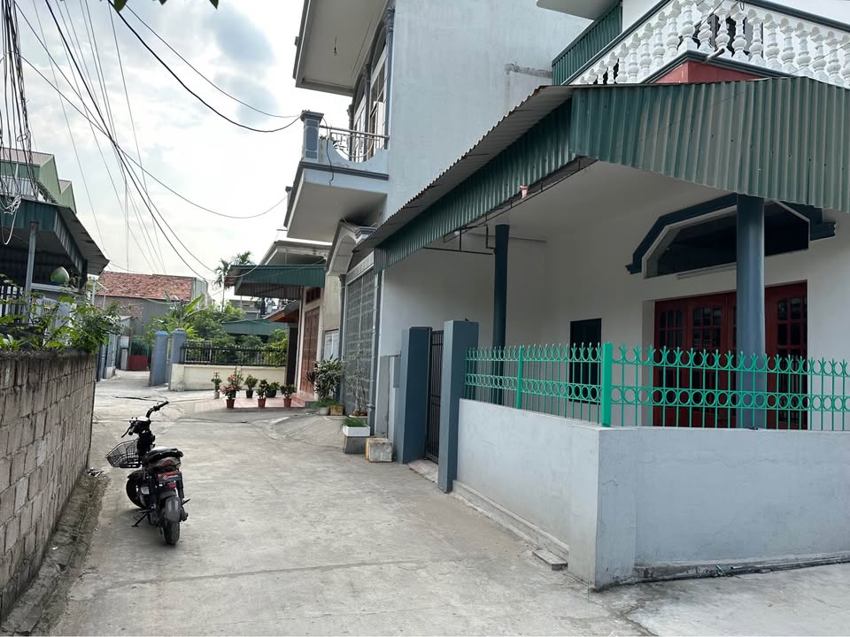 Nhà 2 tầng Mạo Khê 140m² giá 1 tỷ - Vị trí đắc địa, vào ở ngay!