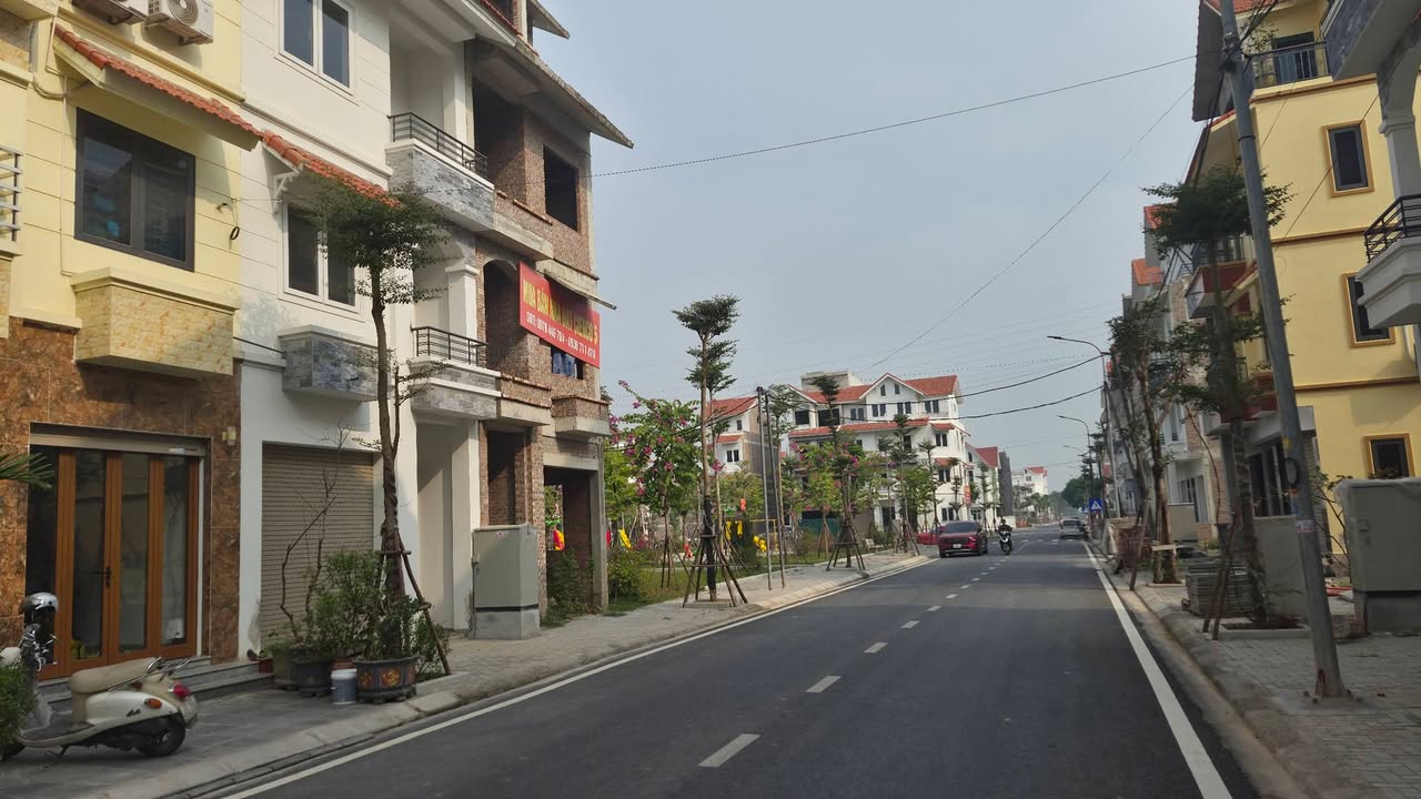 Nhà xây thô Cienco 5 Tân Lập 62m² giá thỏa thuận - Sổ đỏ chính chủ, sáng tên nhanh gọn!