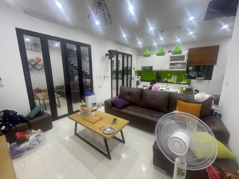 Nhà đẹp Đội Cấn Ba Đình 50m² giá 4.8 tỷ - 3 mặt thoáng, dân trí cao!