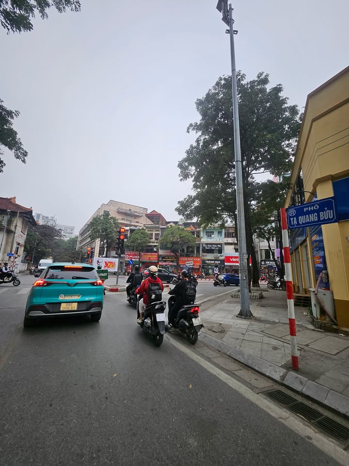 Nhà mặt phố Tạ Quang Bửu 70m² giá 31 tỷ - Đầu tư sinh lời ngay!