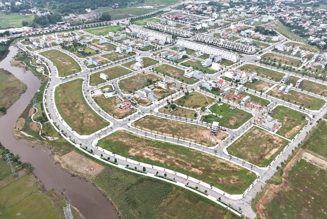 Đất nền KĐT Phú Mỹ, Quảng Ngãi 125m² giá 1.8 tỷ - Hướng Đông, đối diện công viên xanh!