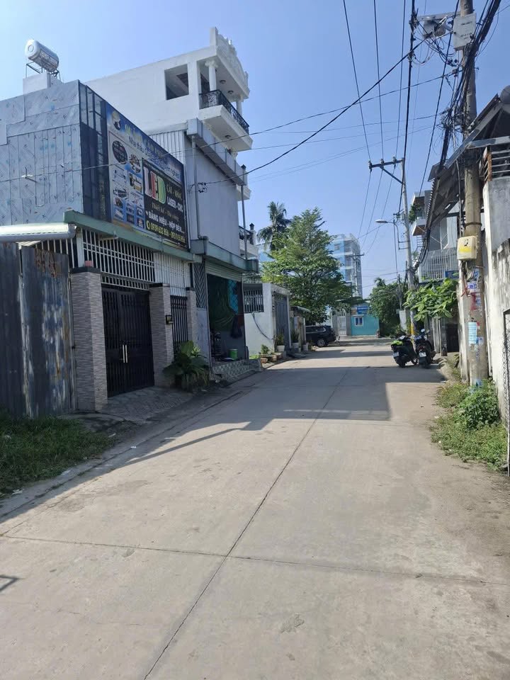 Đất thổ cư 92m² gần cổng trường Tô Ngọc Vân - Kinh doanh thuận lợi chỉ 3.8 tỷ!