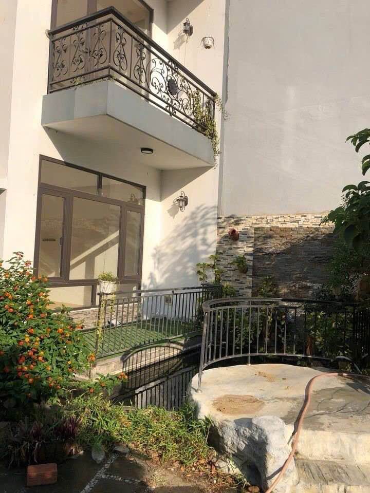 Biệt thự sân vườn 3 tầng Hoà Minh 230m² giá 8 tỷ - Không gian sống lý tưởng!