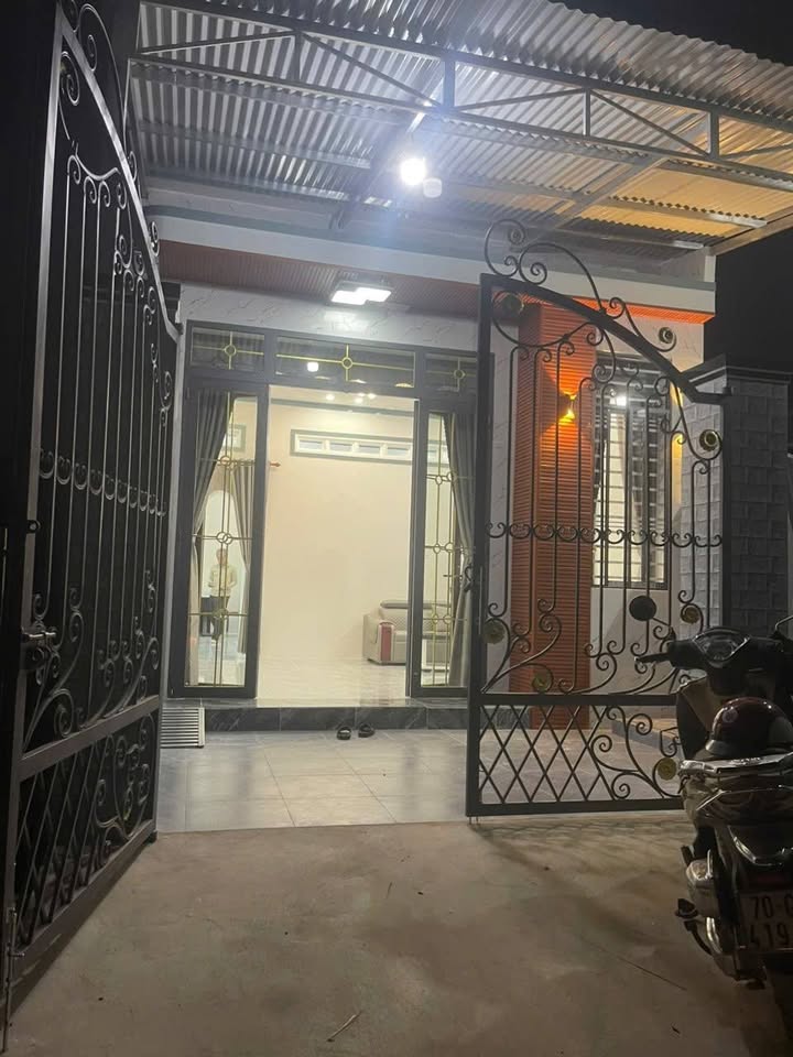 Nhà mặt tiền hẻm 33 đường Trịnh Phong, Long Hoa 92m² giá 1.068 tỷ - Hướng Nam