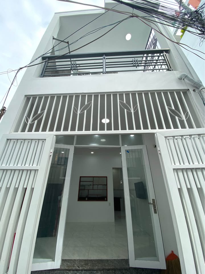 Nhà 1 trệt 1 lầu trên đường Tố Hữu, Nha Trang 38m² chỉ 3.25 tỷ - Gần chợ và trường học!