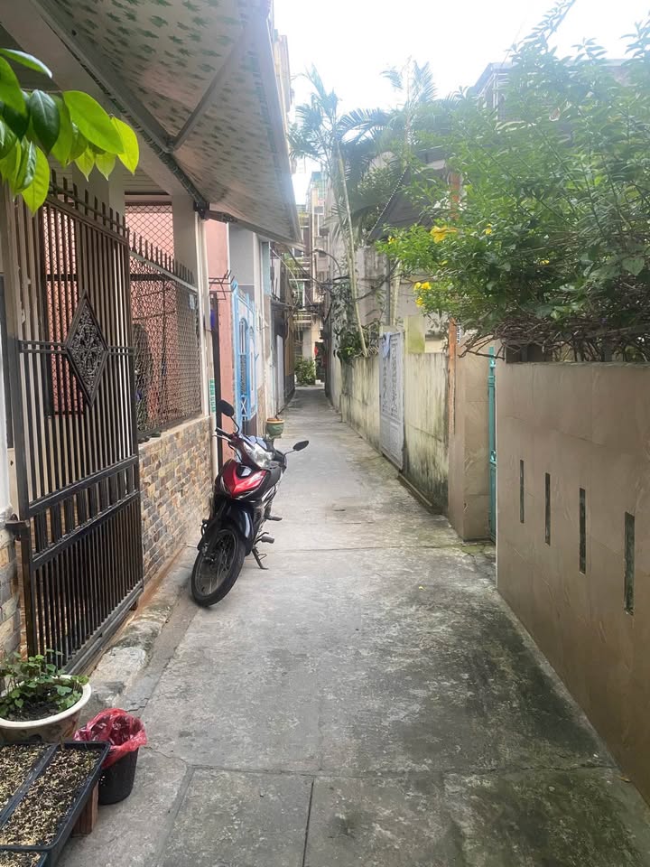 Bán đất kiệt Thanh Thủy, Đà Nẵng 104m² giá 6.4 tỷ - Nhà cấp 4 sạch sẽ, vào ở ngay!