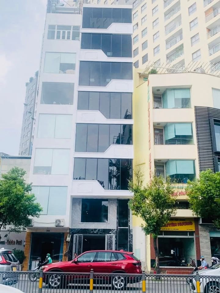 Cho thuê tòa nhà mặt tiền Nguyễn Văn Trỗi, Phú Nhuận 450m² - Địa điểm lý tưởng cho doanh nghiệp!