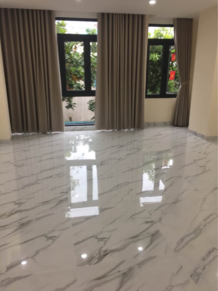 Cho thuê Front House tại Khu đô Thị Phước Long B, Nha Trang 100m² - Phù hợp làm văn phòng!