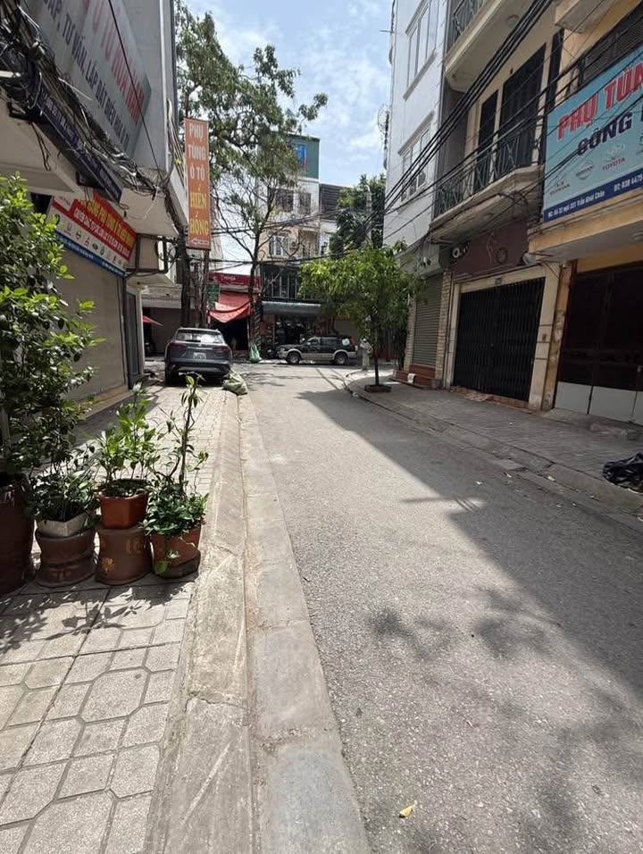 Nhà phố Xã Đàn, Đống Đa 16m² - Kinh doanh nhỏ, sổ đỏ chính chủ!