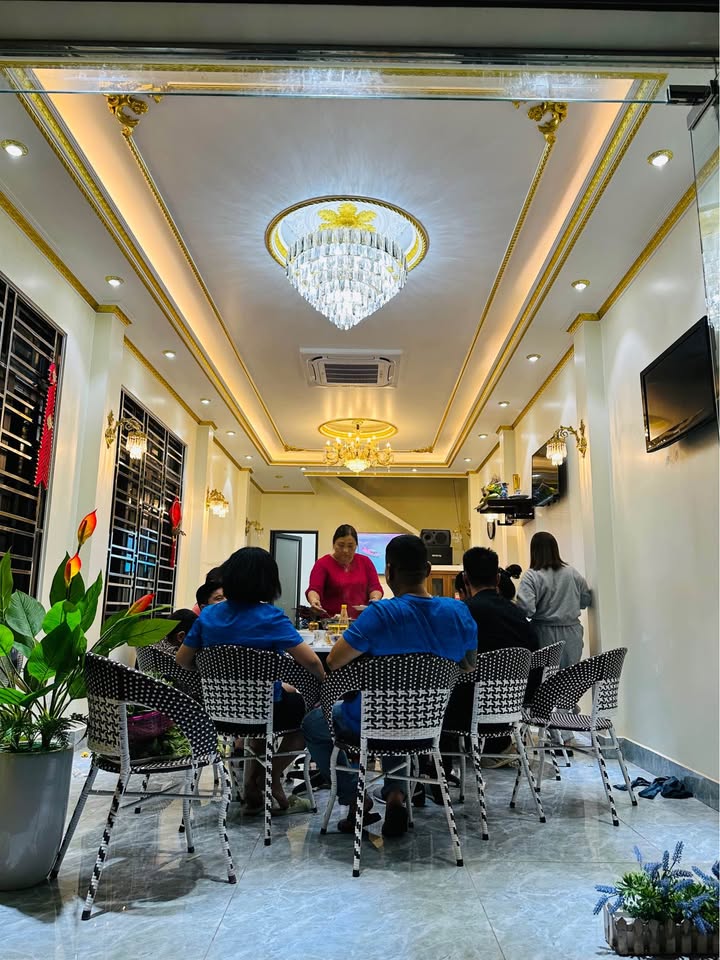 Nhà cho thuê mặt đường 351 An Dương Hải Phòng - Không gian đẹp, thuận tiện giao thông!