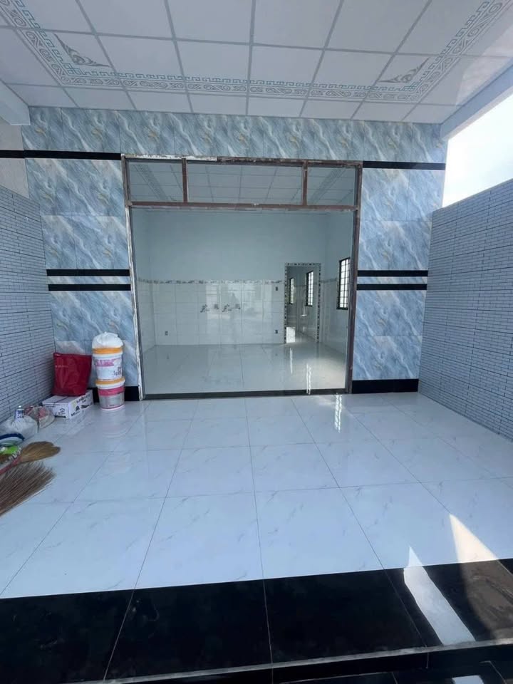 Nhà cấp 4 liền kề Tân Trụ 145m² giá 1.15 tỷ - Đường thông xe hơi vào tận nơi!