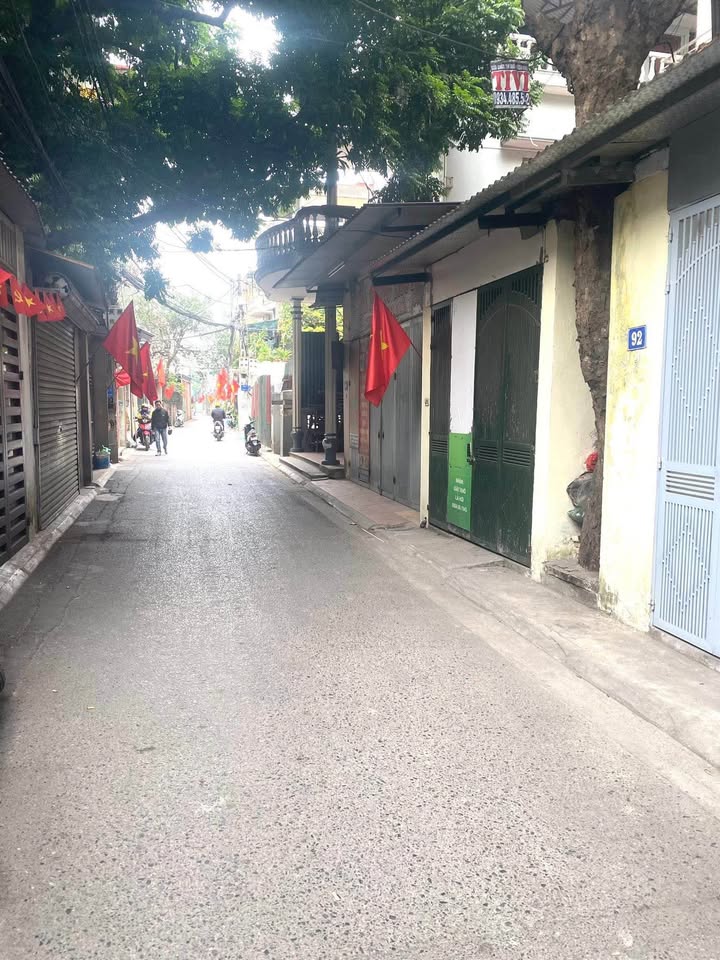 Nhà 3 tầng tại Ngõ 604 Ngọc Thụy 120m² giá 16.5 tỷ - Kinh doanh sầm uất!