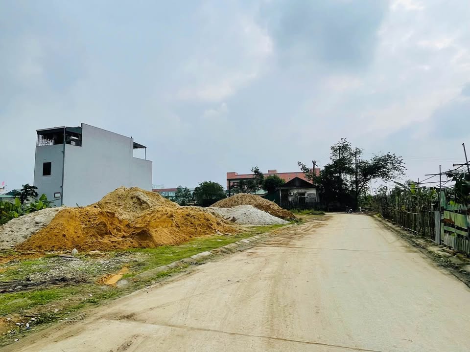 Đất nền 111m² khu phố 11 Đội Cung - Giá chỉ 2.89 tỷ, ô tô tránh nhau!