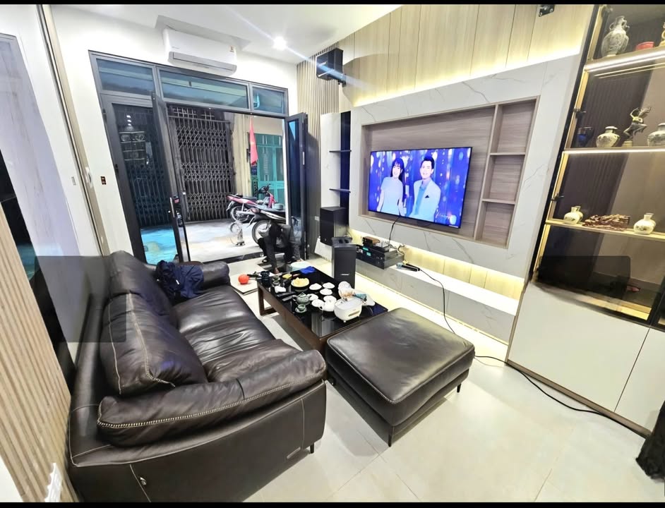 Nhà phố Thanh Xuân Hoàng Văn Thái 41m² giá 15.5 tỷ - Nội thất cao cấp, chính chủ!