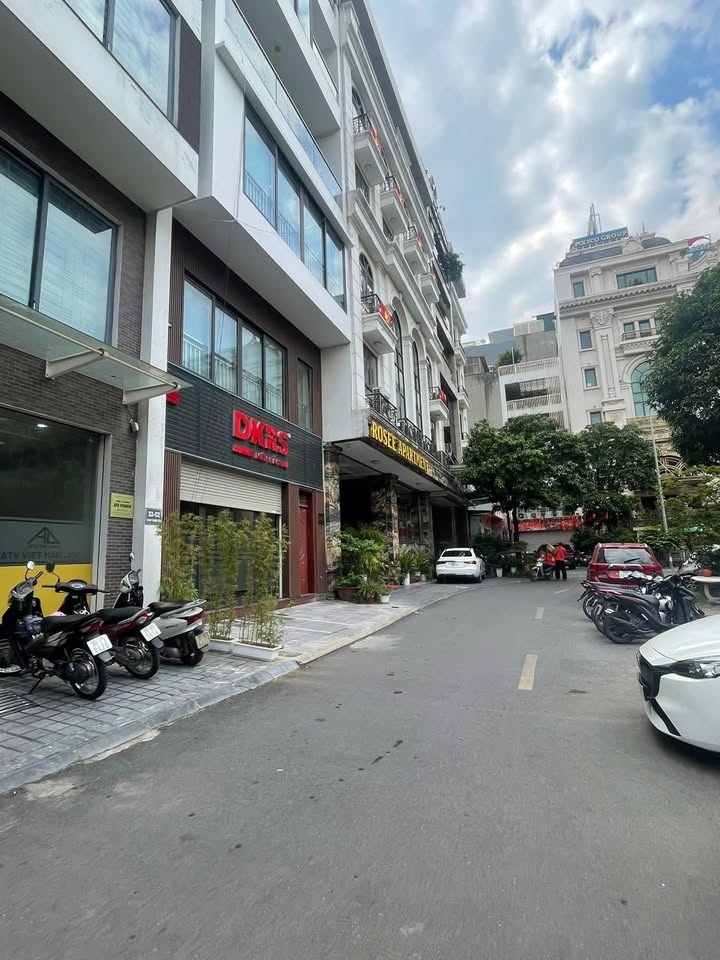 Nhà phân lô Hoàng Ngân, Cầu Giấy 85m² giá 40 tỷ - Đầu tư sinh lời!