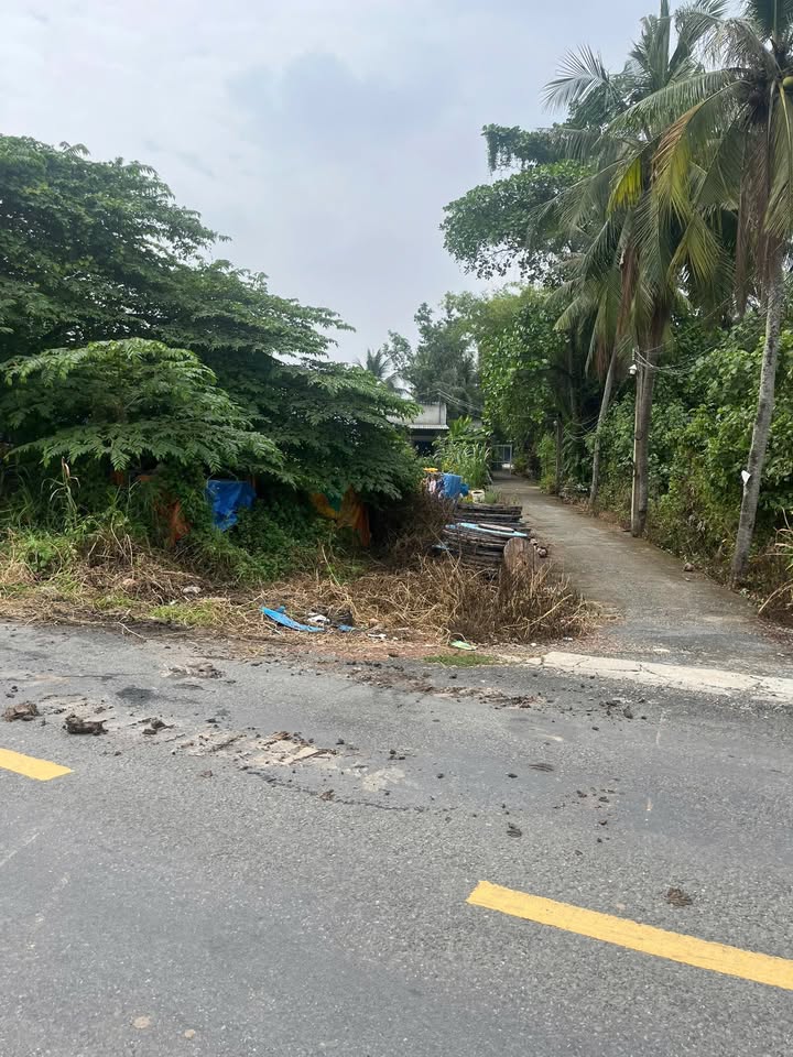 Đất nền mặt tiền đường Lê Văn Tưởng 373,5m² giá 2.6 tỷ - Pháp lý rõ ràng, đường nhựa rộng rãi!